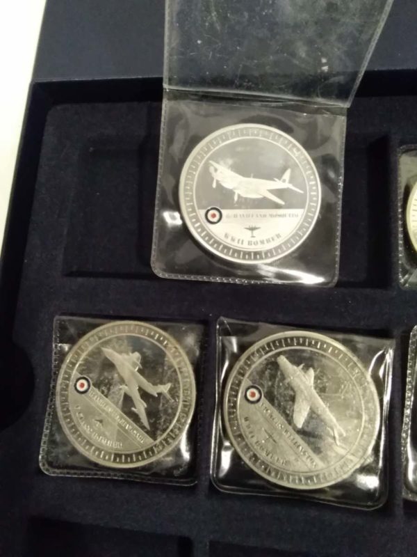 lot 100 7x WW2 planes commemorative coins - Image 4