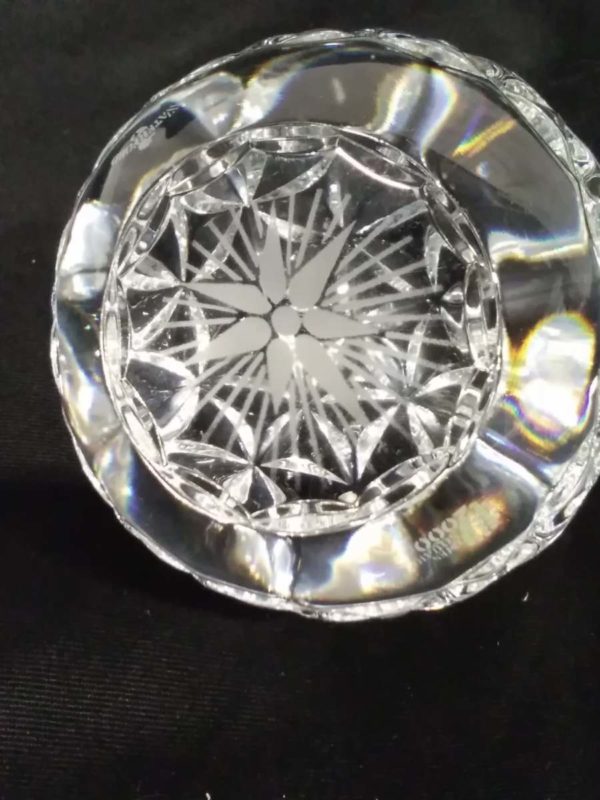 lot 107 Collectable Waterford Crystal Times Square paper weight - Image 5