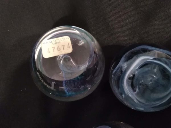 lot 109 4x glass paperweights – 3x Caithness 1x Royal Doulton - Image 4