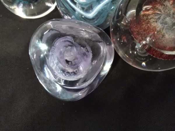 lot 109 4x glass paperweights – 3x Caithness 1x Royal Doulton - Image 3