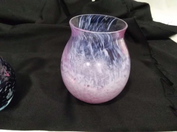 lot 110 2x Caithness Scottish glass vases ( tiny chip on each) - Image 5