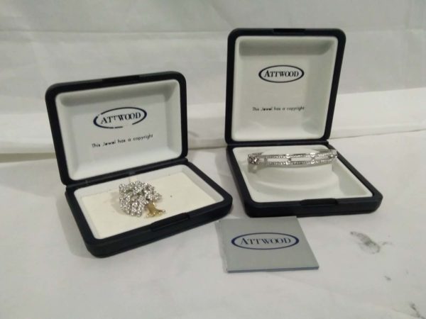 lot 115 vintage cased Attwood Bangle & Brooch