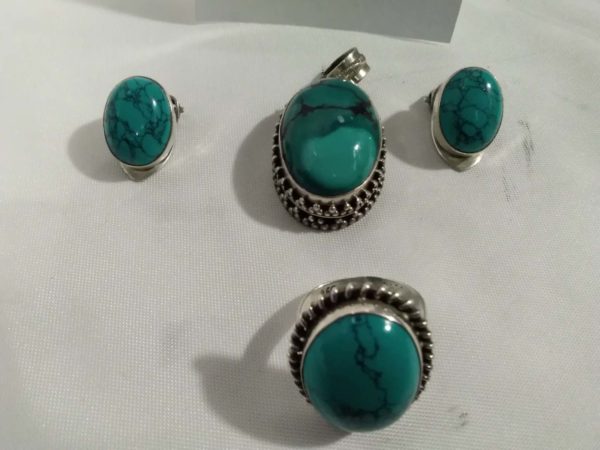 lot 134 vintage sterling silver & Turquoise jewellery set