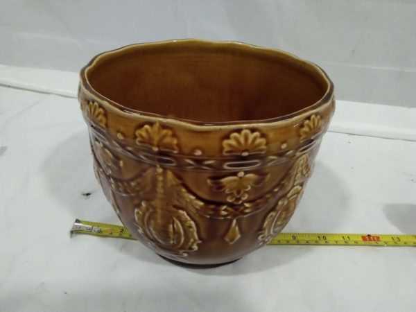 lot 157 glazed flower pot No 5A Douglas Made in England - Image 3