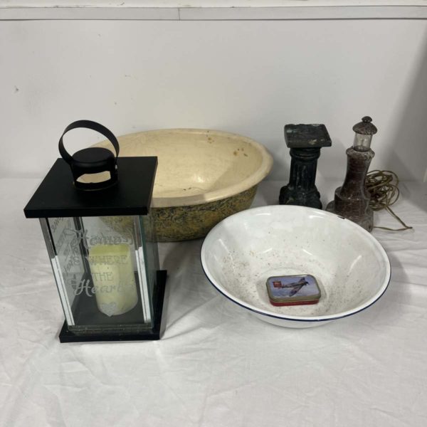 Lot SR 1006 – Marble Lighthouse Electric Untested, Paper Mache Bowl + Misc