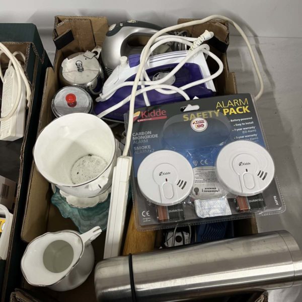 Lot NT 1047 Kitchen Items – Light Bulbs, Smoke Detector, ETC - Image 2