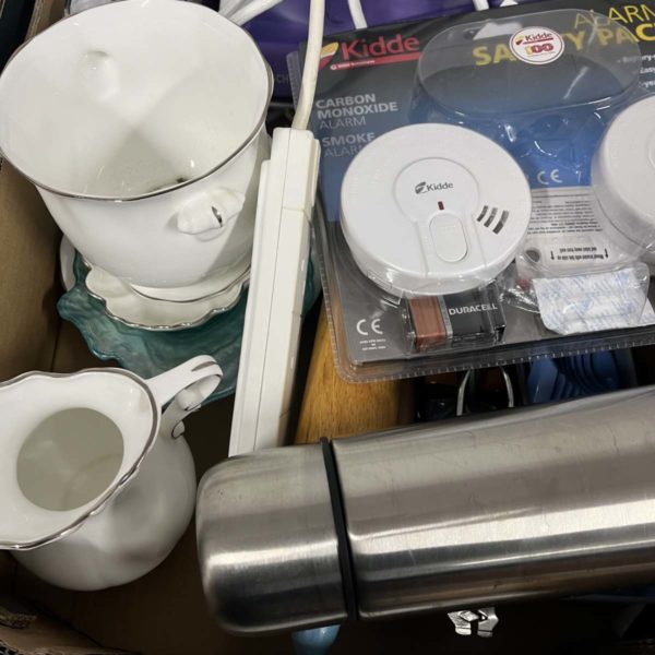 Lot NT 1047 Kitchen Items – Light Bulbs, Smoke Detector, ETC - Image 6