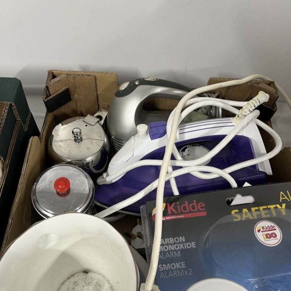 Lot NT 1047 Kitchen Items – Light Bulbs, Smoke Detector, ETC - Image 7