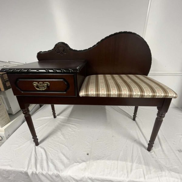 Lot NT1064 – Mahogany Telephone Table