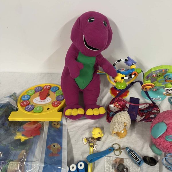 Lot 1091 – Mixed Toys Including 90s Barney Soft Toy Collectable (Fforestfach collection) - Image 4