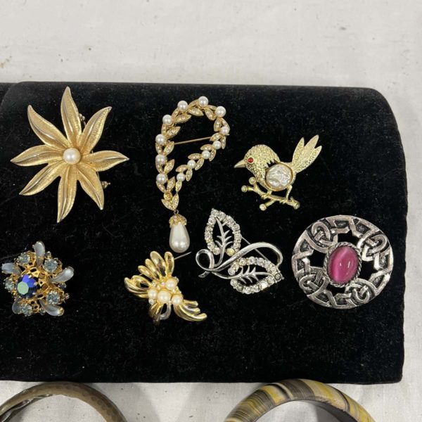 Lot 1099 – Assortment Of Broches, Bangles + A Pair Of Ear Rings (Fforestfach collection) - Image 7