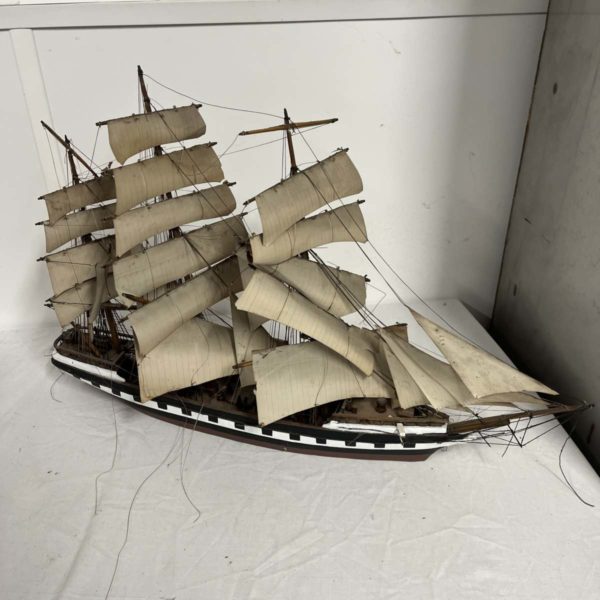 Lot MW1102 – Hand Made Ship (Collection Fforestfach)