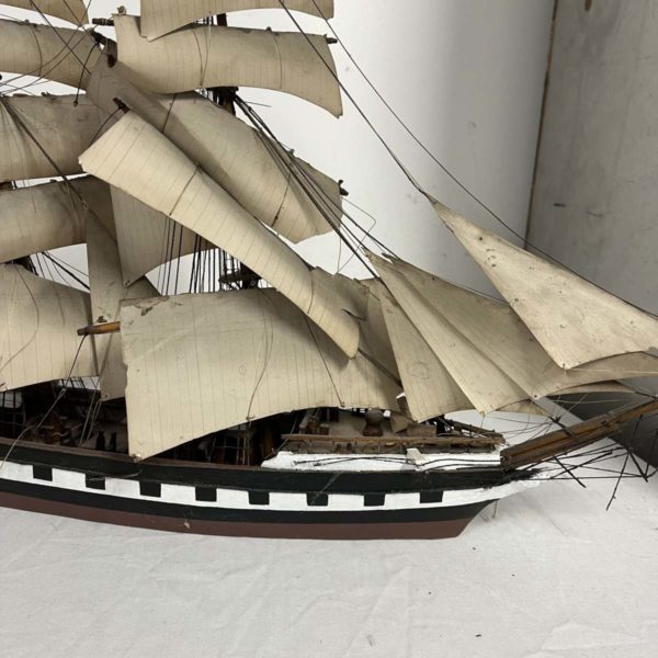 Lot MW1102 – Hand Made Ship (Collection Fforestfach) - Image 5