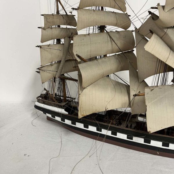 Lot MW1102 – Hand Made Ship (Collection Fforestfach) - Image 4