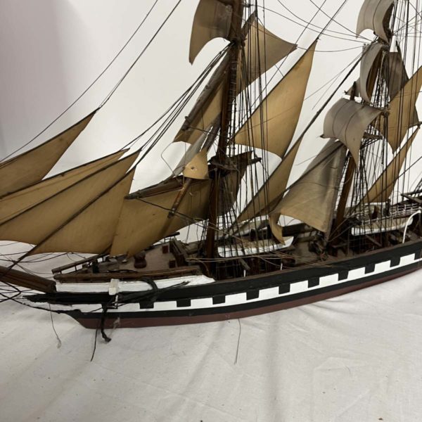 Lot MW1102 – Hand Made Ship (Collection Fforestfach) - Image 3