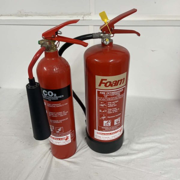 Lot MW1106 – Two Fire Extinguishers CO2 + Foam (Collection Fforestfach)