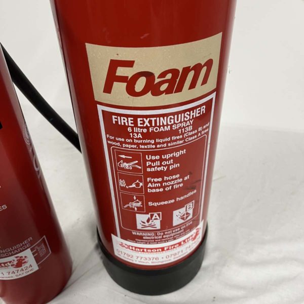 Lot MW1106 – Two Fire Extinguishers CO2 + Foam (Collection Fforestfach) - Image 4