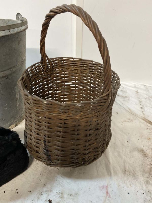 LOT JB1027- METAL BUCKET,WICKER BASKET AND HAT - Image 3