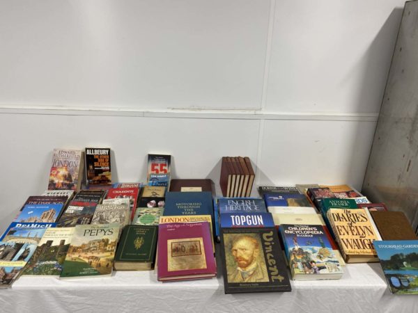 MW1003- SELECTION OF BOOKS