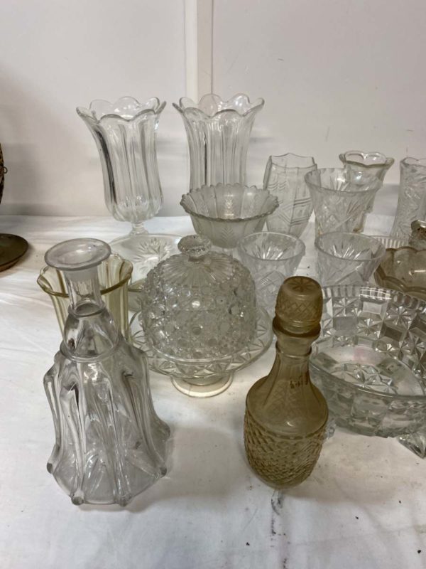 LOT LH1006-LARGE AMOUNT OF GLASS WARE - Image 2