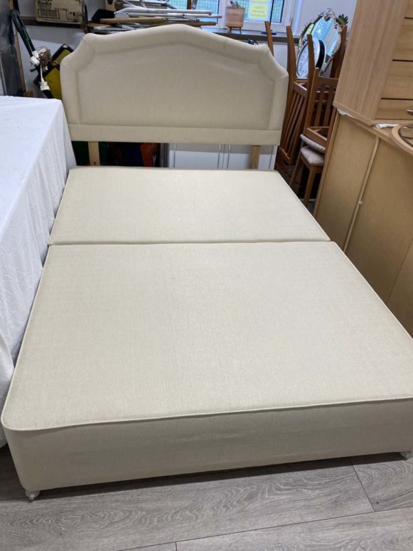 Lot NT1081 – Double Divan Bed Base With 4 Drawers + Slumberland Mattress (Fforestfach collection) - Image 6