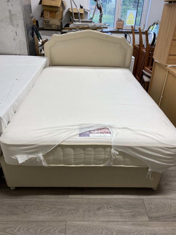 Lot NT1081 – Double Divan Bed Base With 4 Drawers + Slumberland Mattress (Fforestfach collection)