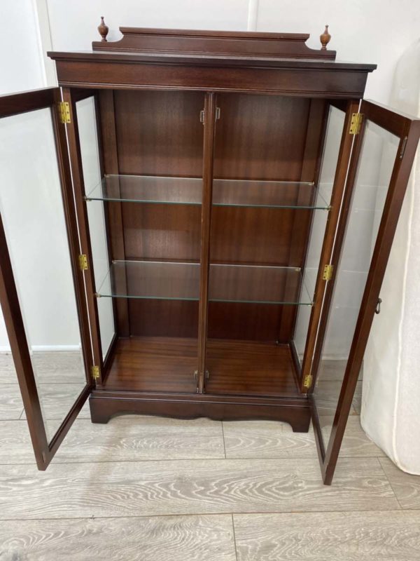 Lot NT1083 – Mid Century Display Cabinet (Fforestfach collection) - Image 3