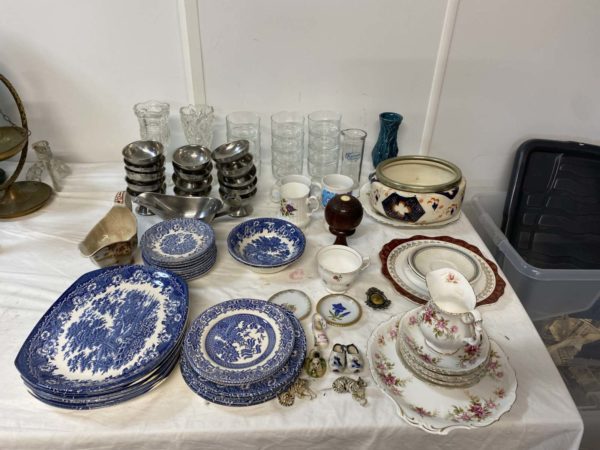 LOT LH1008-MIXED ITEMS INC METAL WARE - Image 4