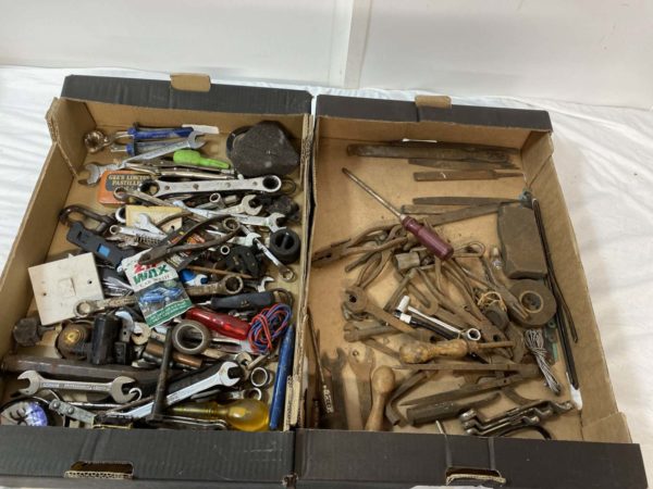 LOT JB1020- TWO BOXES OF VINTAGE TOOLS AND ODDS