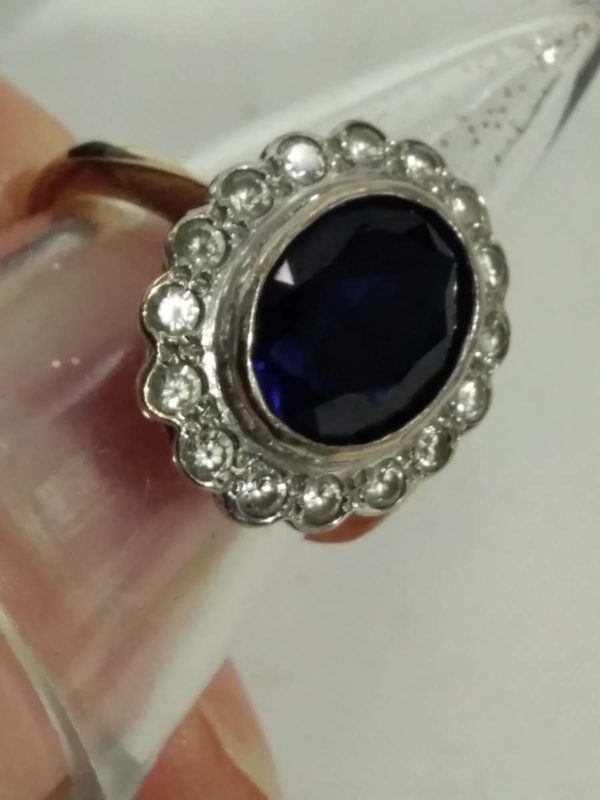 lot 166  9ct gold Sapphire ring approx. 4.1gms size M - Image 4