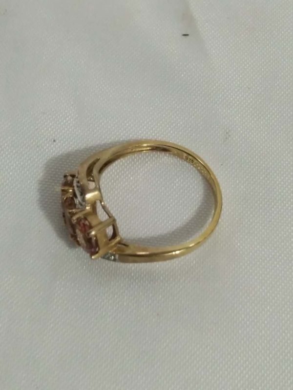 lot 167 9ct gold ring approx. 2.4gms size M - Image 5