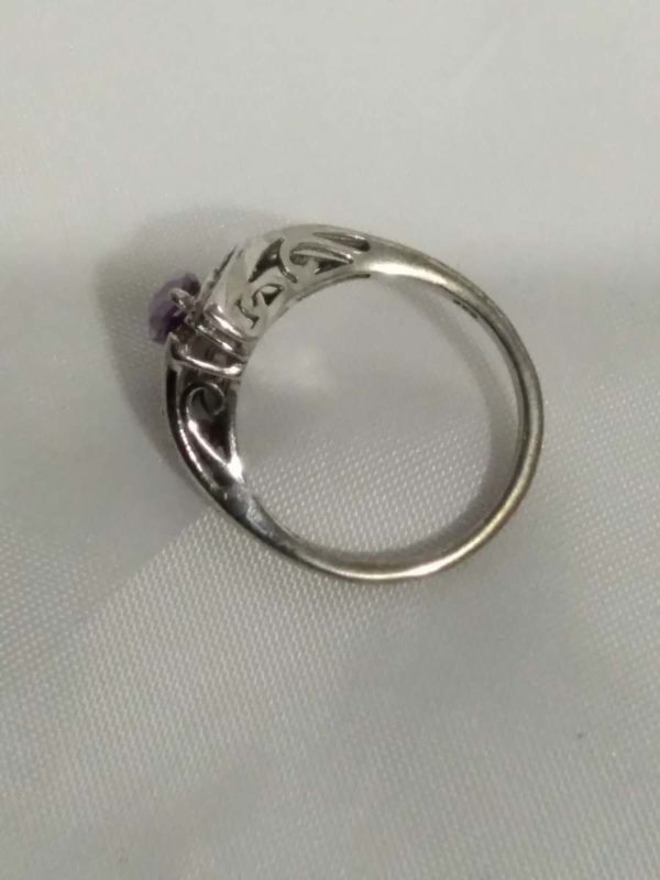 lot 168 sterling silver ring with amethyst size  P - Image 3