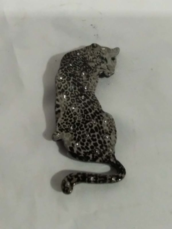 lot 177 Leopard Brooch with Green stone Eyes and Diamanté