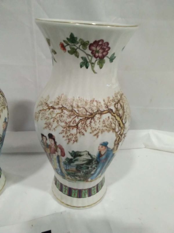 lot 184 oriental pair of vases 12″ tall - Image 2