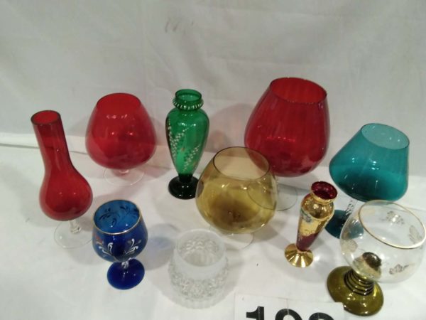 lot 192 collection of coloured glass vases - Image 3