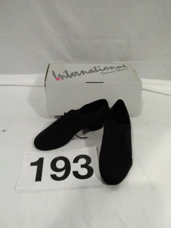 lot 193 Dance shoes ladies size 6 1/2 wide, black suede tango