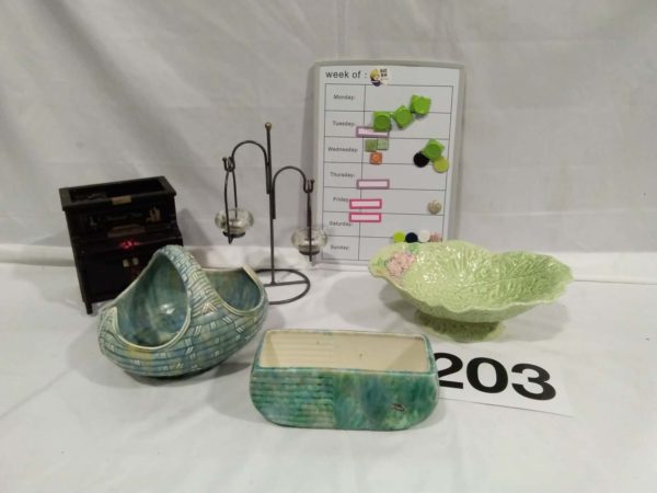 lot 203 Beswick, Wade Heath & Melba ware dishes etc