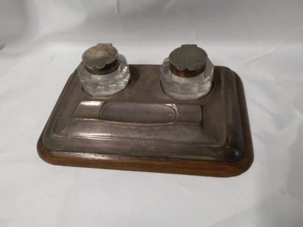 lot 210 vintage silver plated desk tidy / ink stand