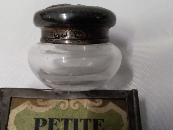 lot 212 antique sterlilng silver match box holder & small lidded pot - Image 6