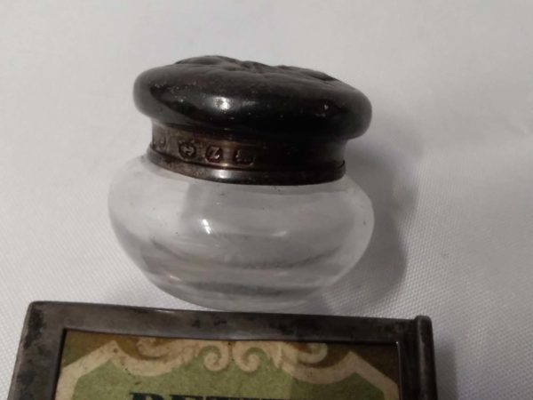 lot 212 antique sterlilng silver match box holder & small lidded pot - Image 5