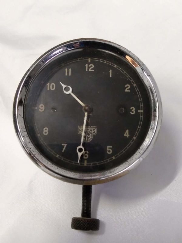 lot 216 collectable Smiths vintage car dashboard clock