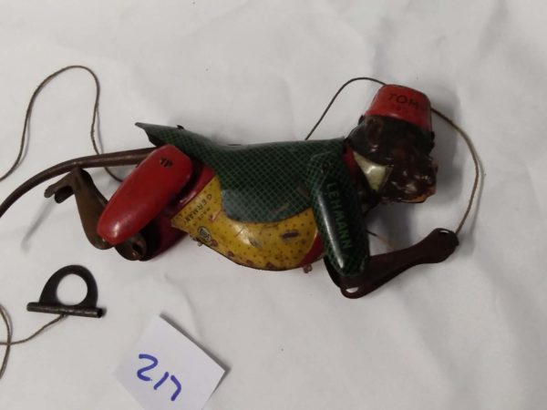 lot 217 vintage Lehmann tinplate toy – Tom The Monkey - Image 5