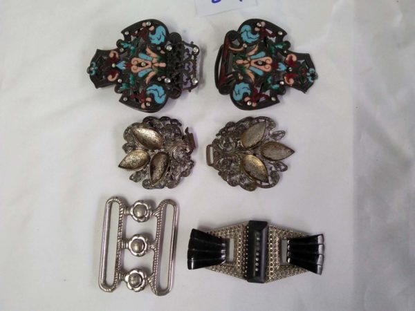 lot 229 collection of 4 vintage belt buckles