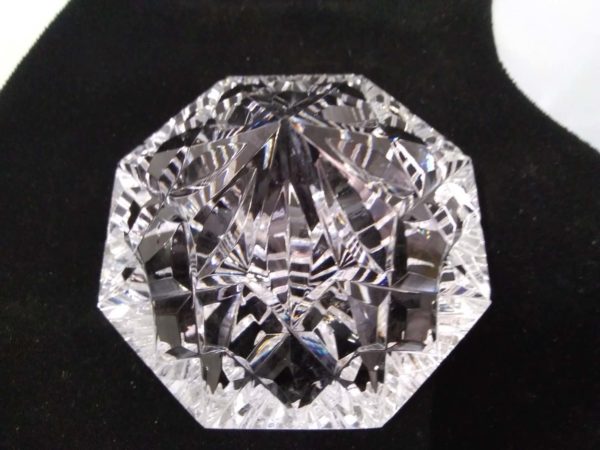 lot 232 collectable Water crystal glass paperweight - Image 5