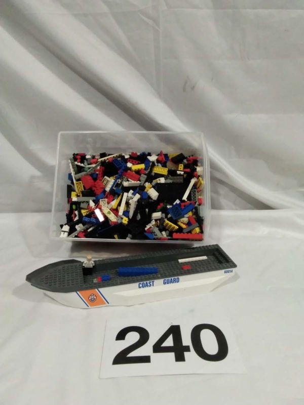 lot 240 quantity of lego - Image 2