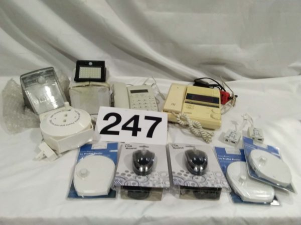 lot 247 various items inc 2x telephones, solar lights etc - Image 2