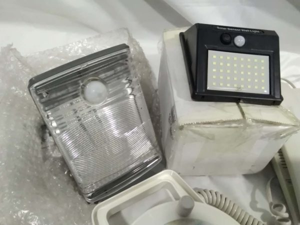 lot 247 various items inc 2x telephones, solar lights etc - Image 3