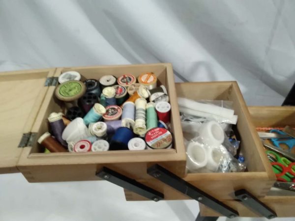 lot 253 split level sewing box - Image 2