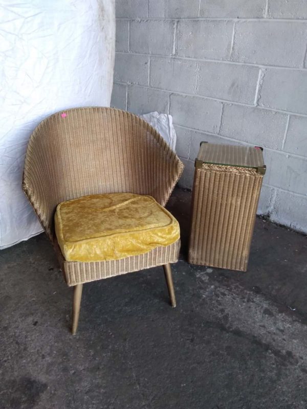 lot 272 wicker fan back chair & laundry basket