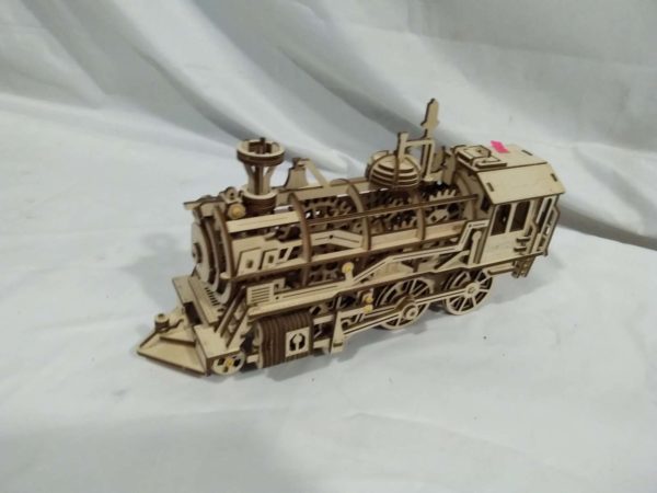 lot 306 wooden model / kit train - Image 4